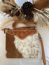 Load image into Gallery viewer, Cowhide Clutch with Tooled Leather
