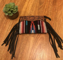 Load image into Gallery viewer, Saddle Blanket Clutch (Medium) - Black

